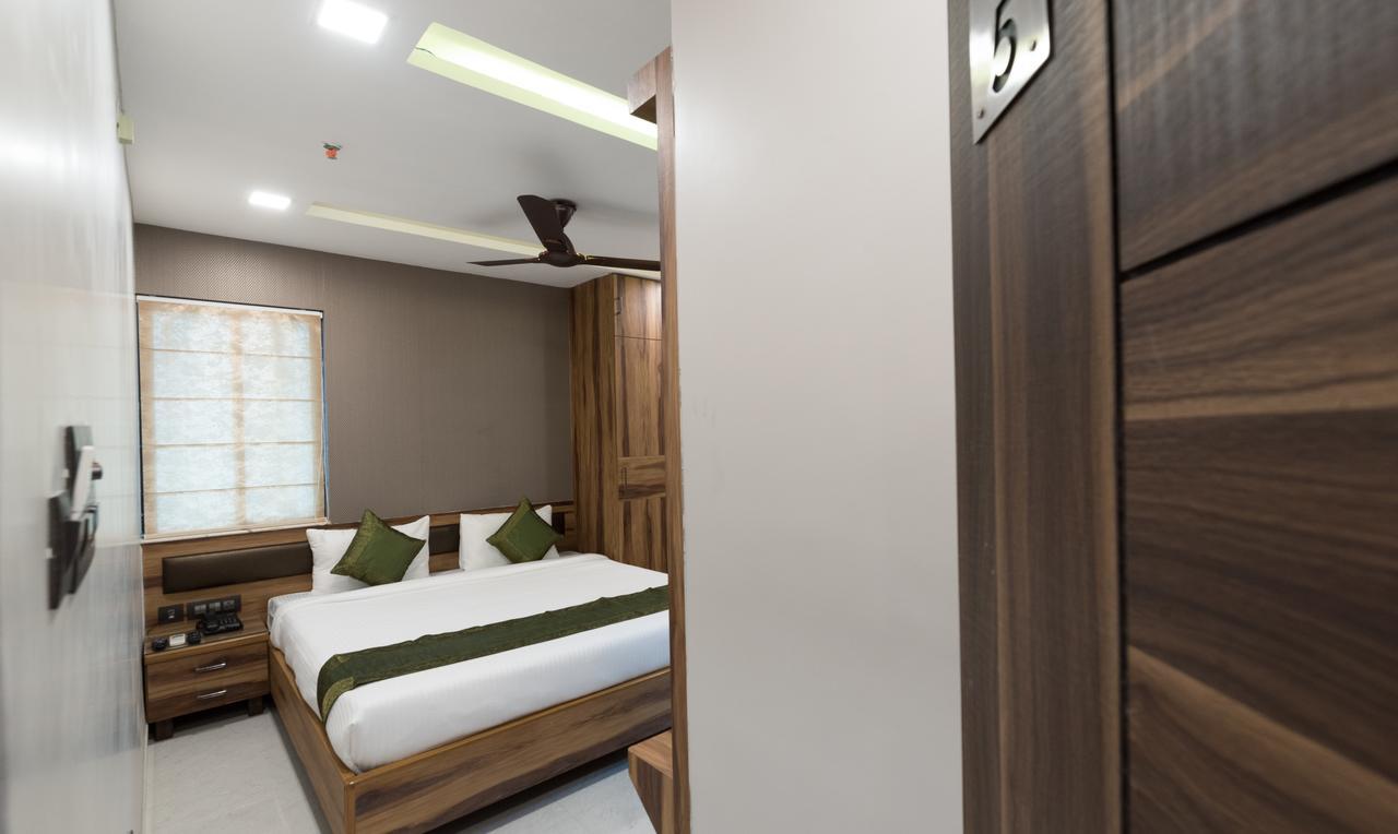 Treebo Trend Glorious Rim Rocks Palace Calcutta Extérieur photo