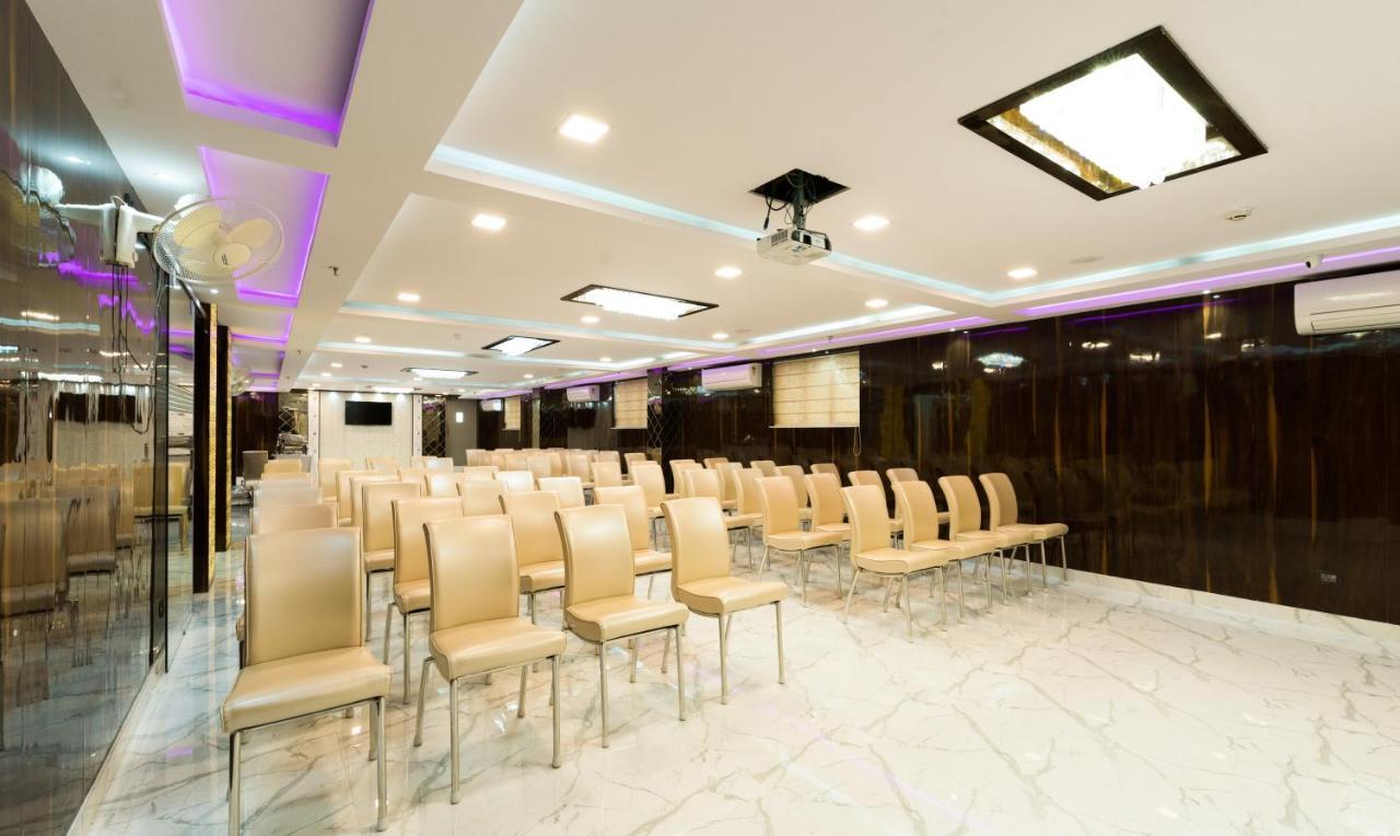 Treebo Trend Glorious Rim Rocks Palace Calcutta Extérieur photo