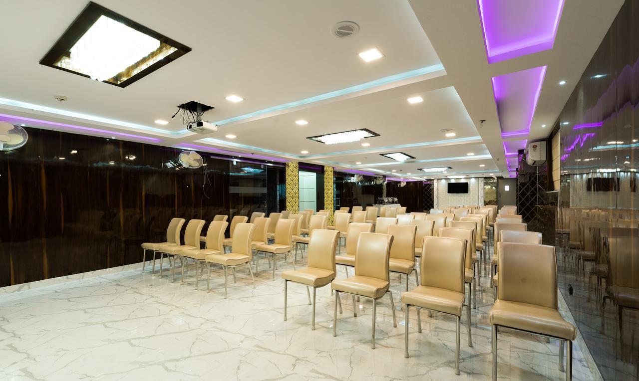 Treebo Trend Glorious Rim Rocks Palace Calcutta Extérieur photo