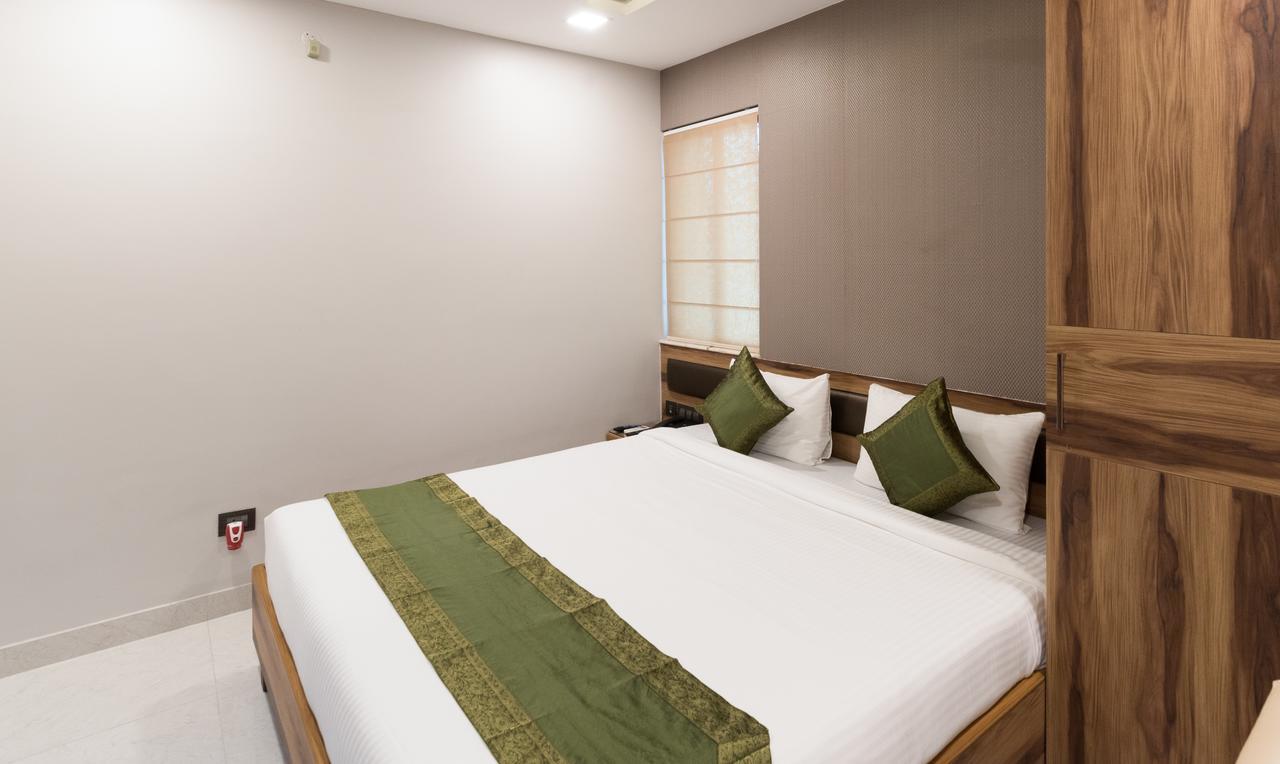 Treebo Trend Glorious Rim Rocks Palace Calcutta Extérieur photo