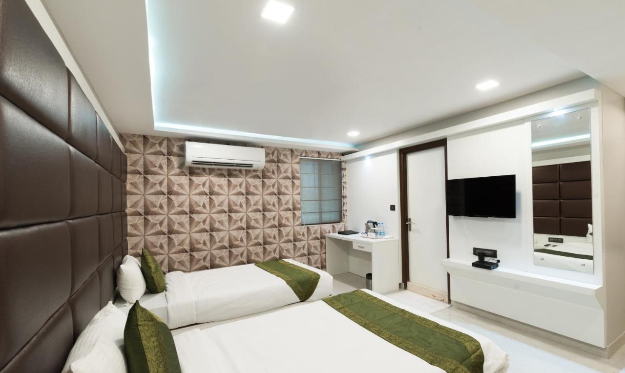 Treebo Trend Glorious Rim Rocks Palace Calcutta Extérieur photo